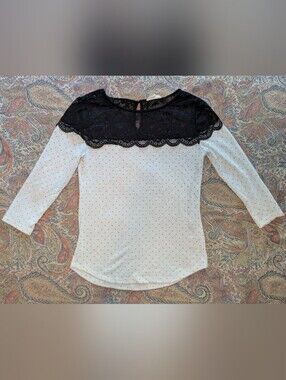 Maison Jules Size Small Lace Detail 3/4 Sleeve Tee